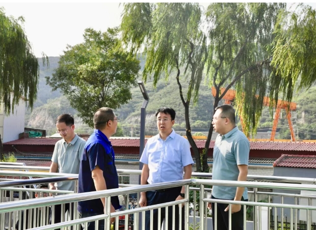 晋中灵石：陈昉在县第一污水处理厂现场办公时强调 科学分析数据指标 聚焦重点靶向施