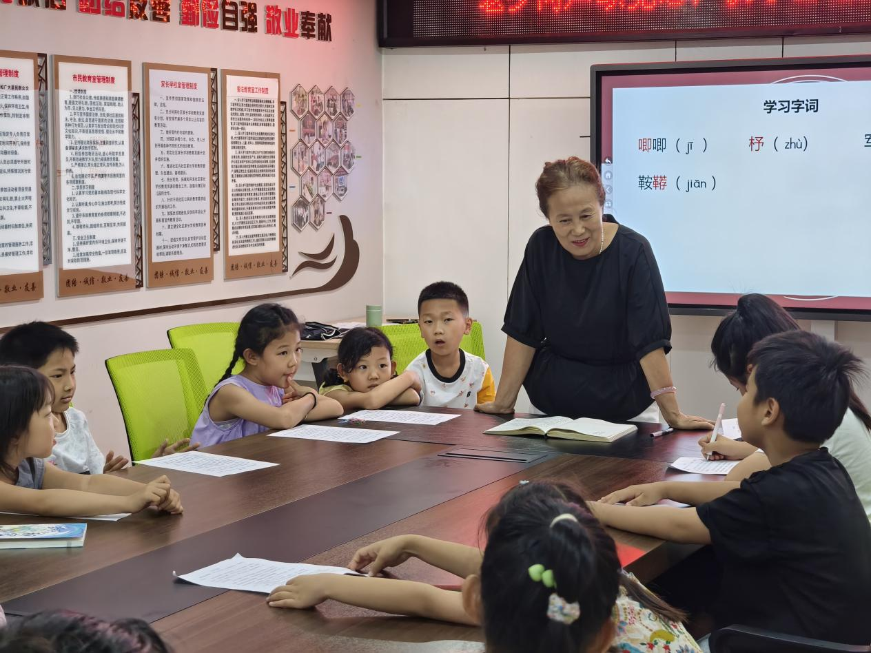 太原万柏林区长风西街街道：老少同声颂党恩  携手奋进新征程