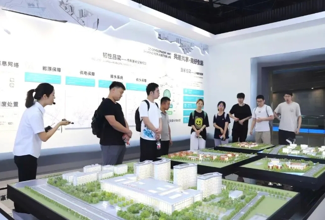 清华大学“清氢子晋”社会实践队走进吕梁