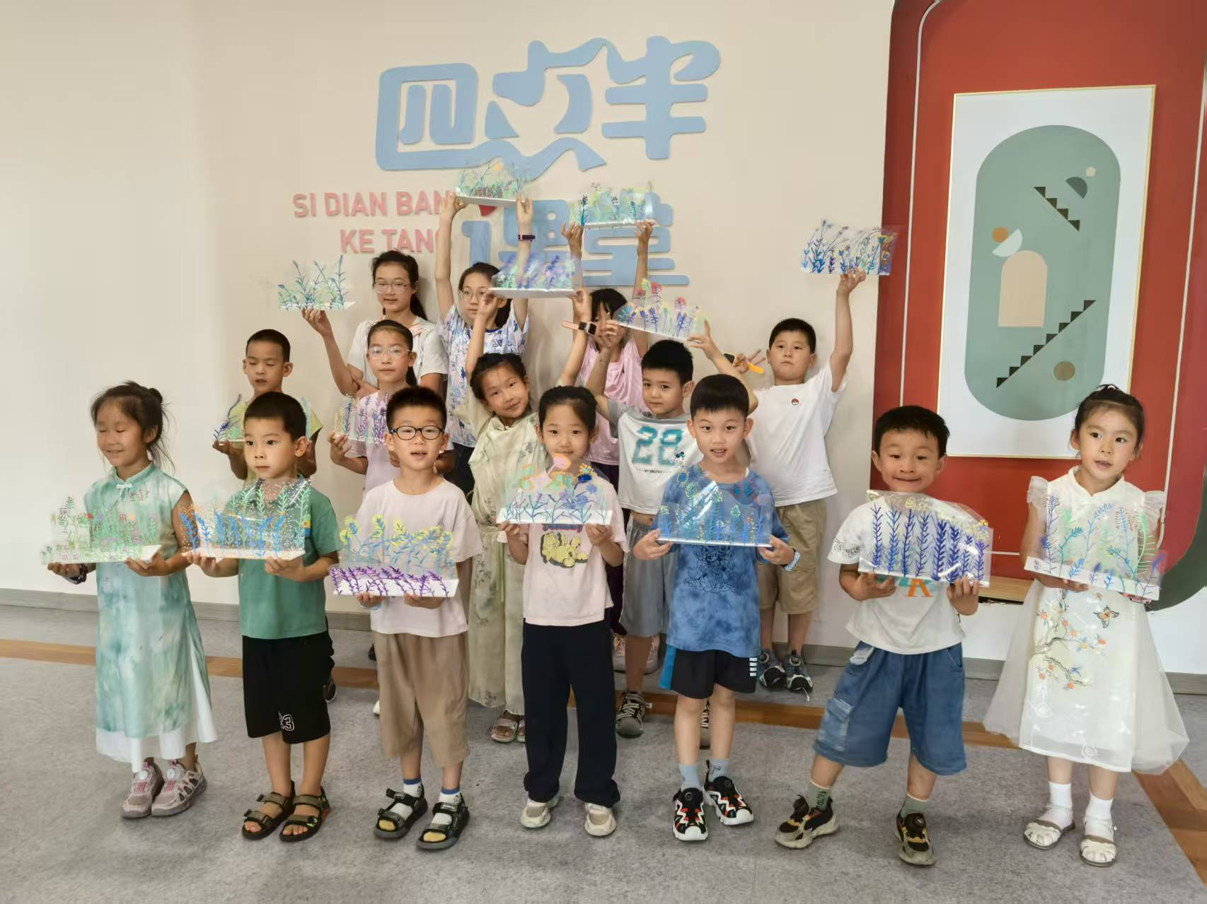 太原万柏林区小井峪街道：多彩绘童心  妙笔绽芳华