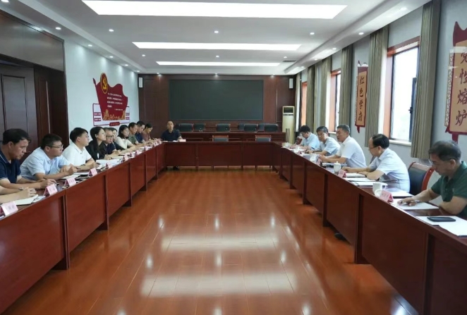 运城河津市委书记孟维君在小梁乡调研