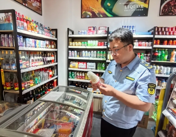 太原小店区市监局开展冷饮市场检查 守护你我“清凉一夏”