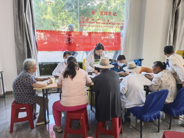 太原万柏林区王化街道联合太原和平医院开展残疾人康复指导活动