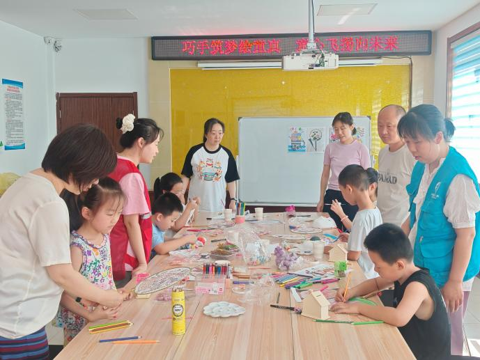 太原万柏林区长风西街街道：巧手筑梦绘童真  童心飞扬向未来