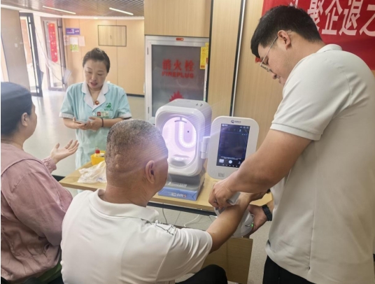 太原万柏林区和平街道：服务百姓健康行  夏日义诊送关怀