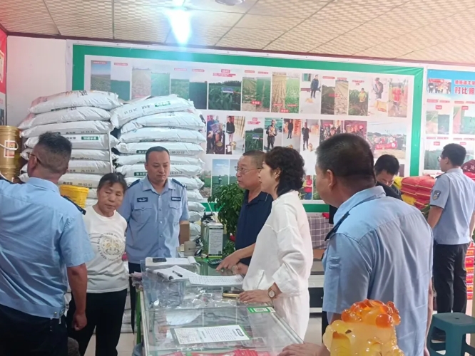 临汾市开展农产品质量安全监管暨整治假劣种子农药化肥夏季联合执法行动