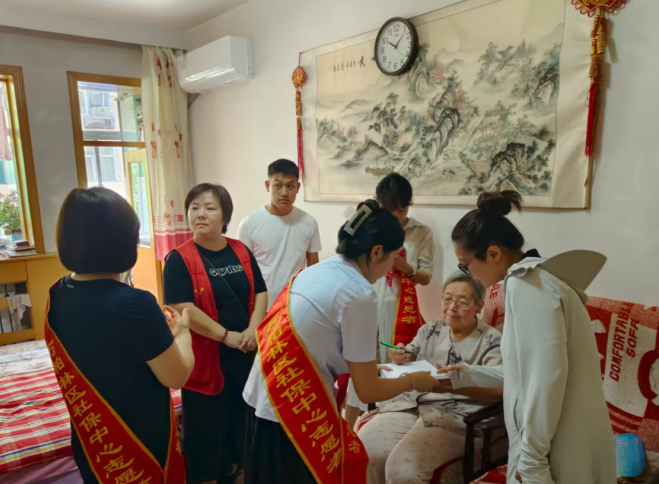 太原万柏林区社保中心：上门认证  服务居民