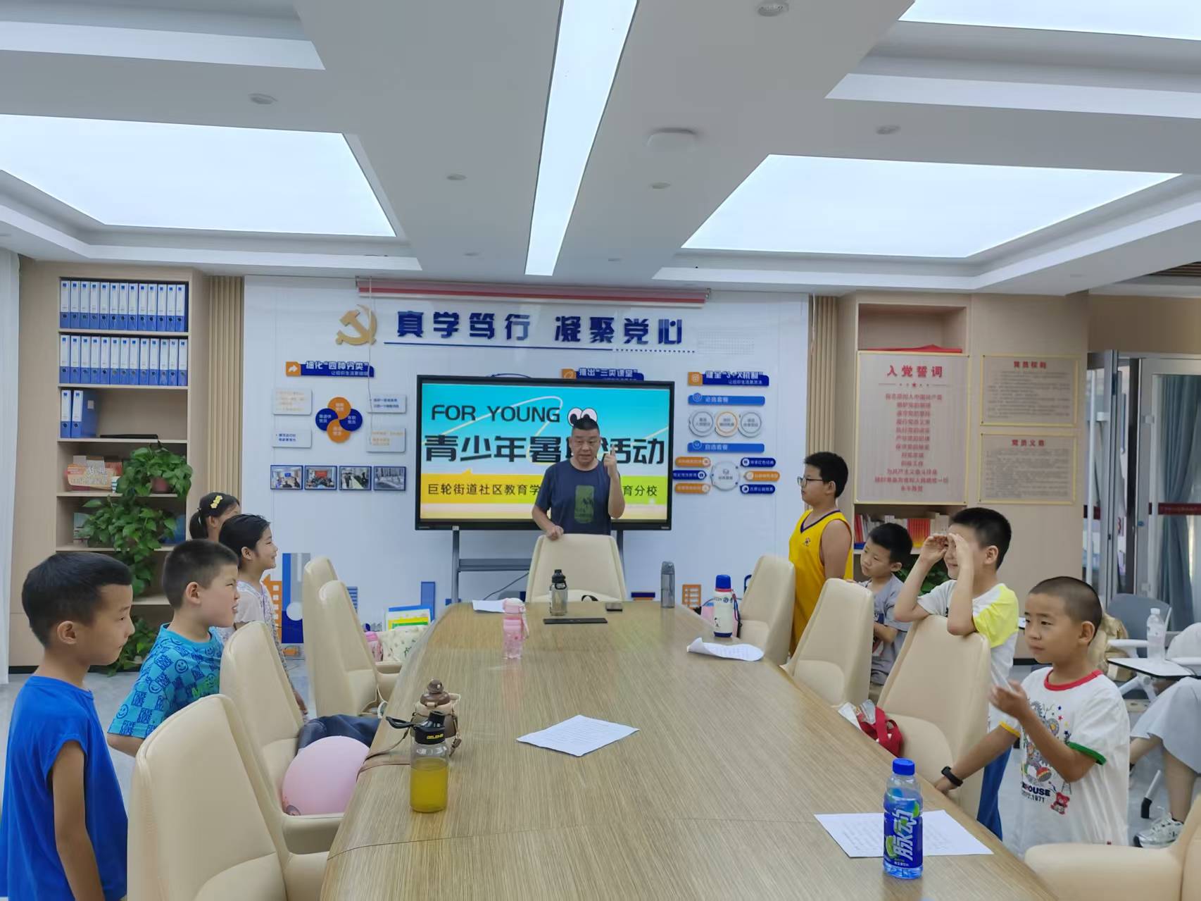 太原杏花岭区巨轮街道：缤纷夏日，助力成长