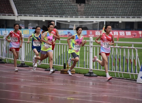 太原小店区代表队在太原市第十三届运动会青少年田径比赛中斩获双第一