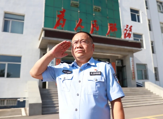 闫永平：十五年信访一线的“暖心人”与“解铃人”