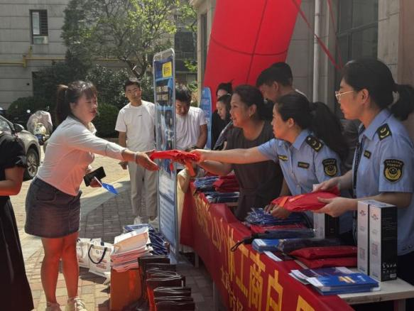 太原万柏林区南寒街道：多举措宣传“惠商保”护航商户经营无忧