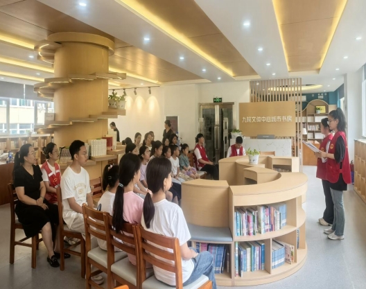 太原万柏林区王化街道：大学生带小学生“涨知识”  社区暑期阅读分享会超有料