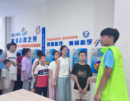 太原万柏林区小井峪街道：暑期托管“托”起安心，热闹开班“开”启欢心