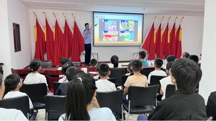 河南郑州：禁毒宣传走进暑假班 孩子们喜提“防毒锦囊”189.png