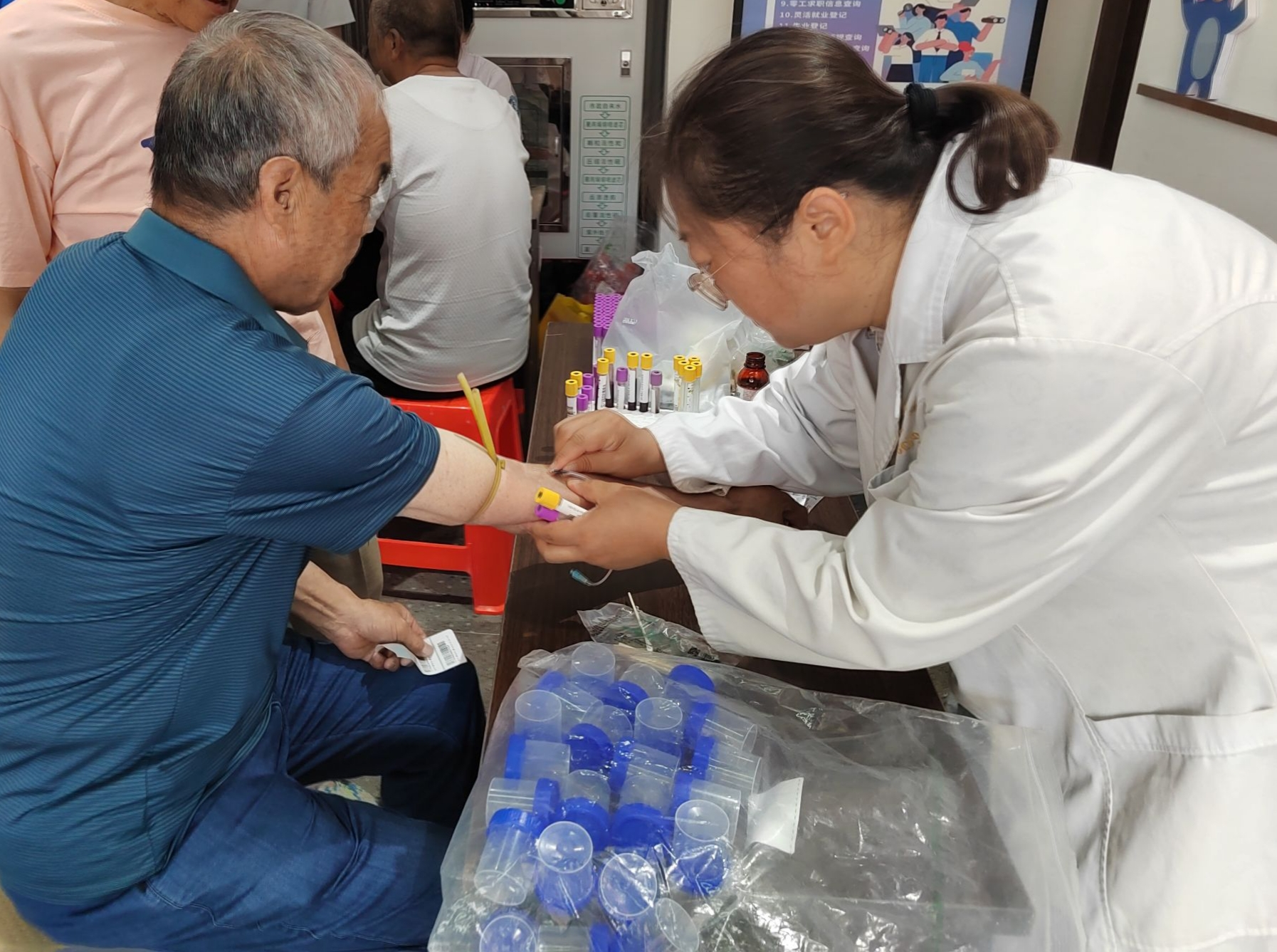 太原万柏林区杜儿坪街道开展退役军人免费体检