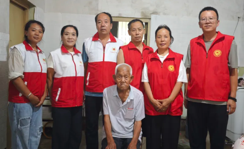 追寻老兵足迹  感受“八一”荣光——吕梁石楼县爱心志愿者协会走访慰问九十岁以上抗