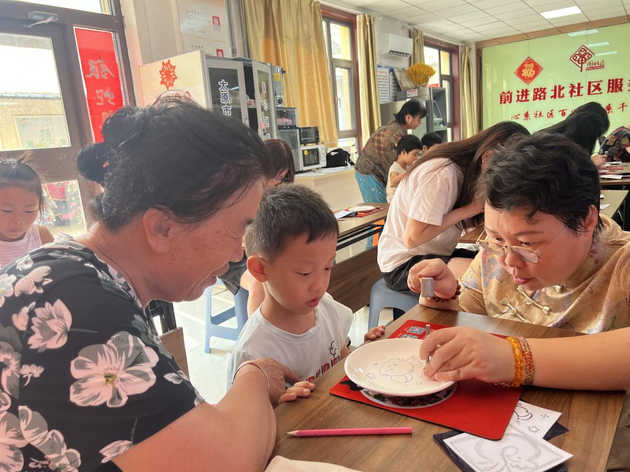 童心“刻”非遗  社区暑期传文脉——太原万柏林区和平街道“缤纷暑期欢乐多”系列活