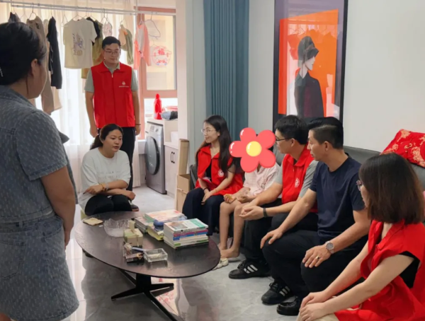 运城盐湖区工商联开展关爱留守儿童慰问活动