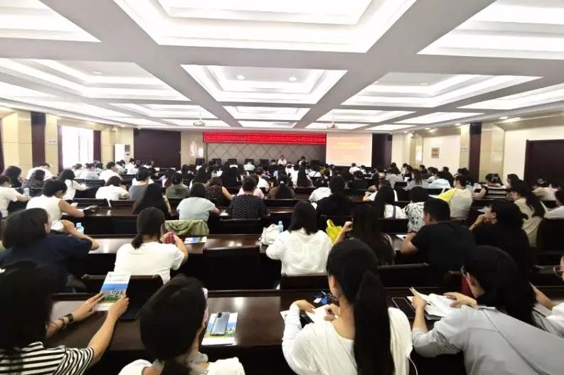 太原万柏林区统计局召开人口抽样调查培训会