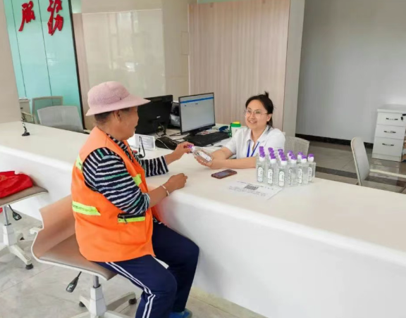 夏日送清凉！太原尖草坪区政务服务中心喊你免费喝凉茶啦