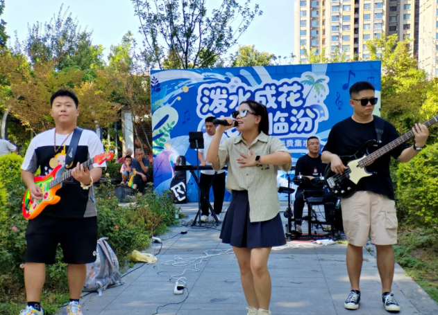 临汾：水塔游园“泼水大战”！邀你放肆撒欢