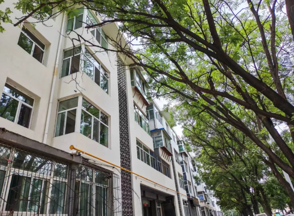 太原尖草坪区老旧小区改造：“有里有面”