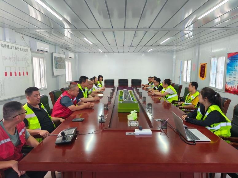 太原市政集团八公司党支部联合太原城建工程有限公司党支部开展“凝心聚力学条例  提