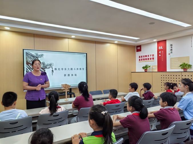 太原万柏林区南寒街道：斗拱模型拼搭，传承古建文化