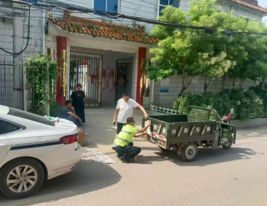 太原阳曲县李家沟村：三轮车贴标进村，护航乡村平安路