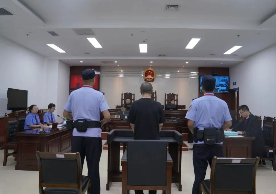 太原二监：“零距离”旁听庭审  以案为鉴“敲警钟”