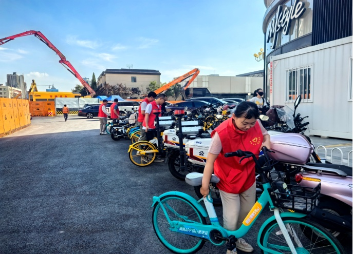 太原市政集团机关团支部开展“志愿领航展风采  单车归序焕新颜”志愿服务活动