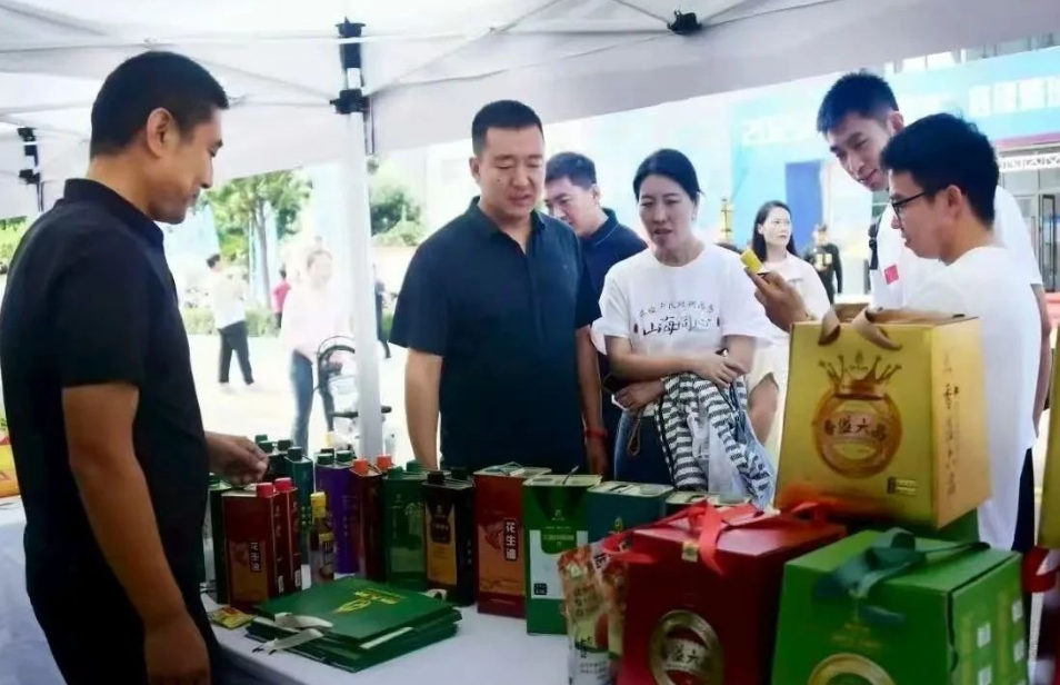 太原万柏林区下元街道大众街社区开展慰问老兵活动