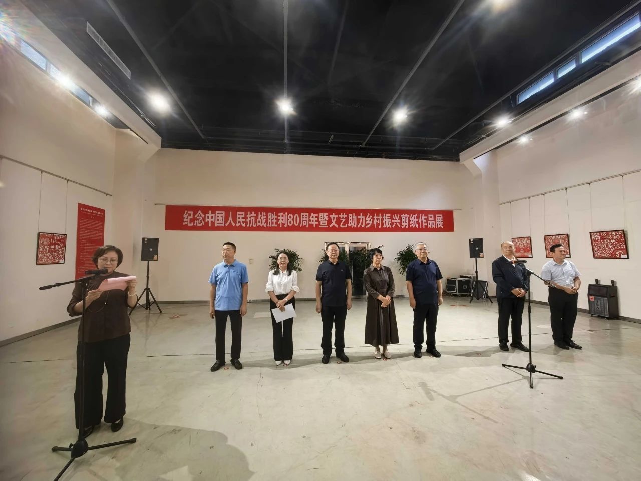 吕梁：“纪念中国人民抗日战争胜利80周年暨文艺助力乡村振兴”剪纸作品展开展