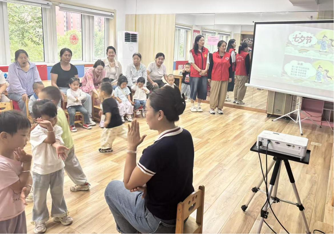太原万柏林区和平街道开展“童聚七夕，共品传统”主题活动