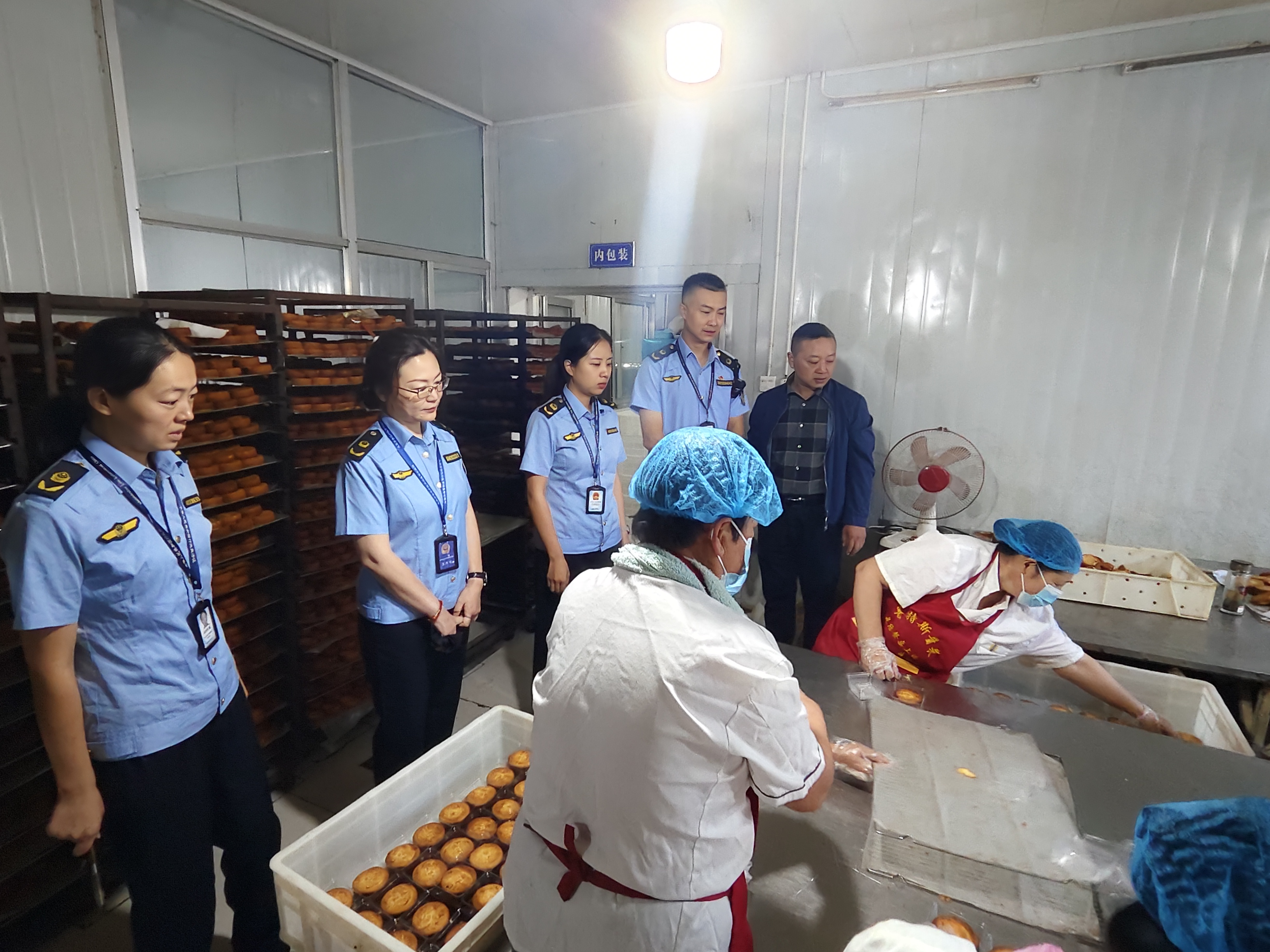 太原杏花岭区市场监督管理局检查月饼生产企业