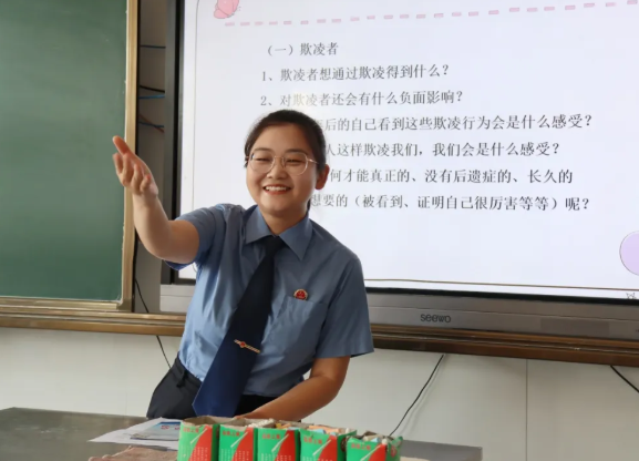 李雪茉：跳出案卷看庭审  于旁观中见成长