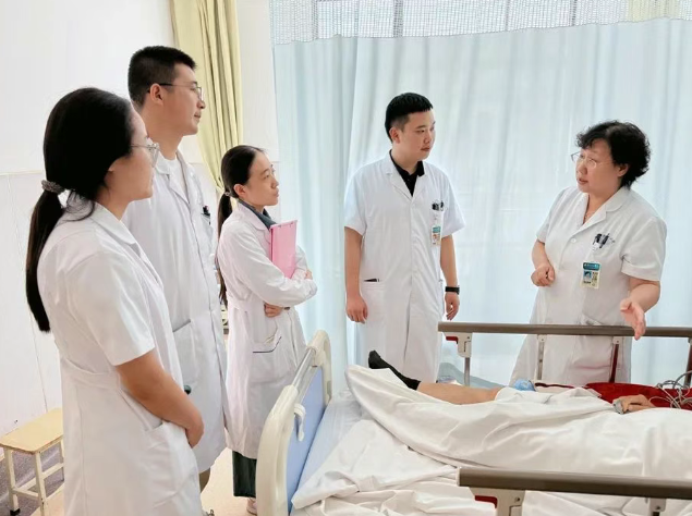 一次造影，心脑同治，临汾市中心医院为脑梗合并冠心病患者“一站式拆弹”