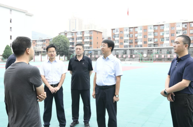 晋中灵石县长陈昉调研秋季开学准备工作