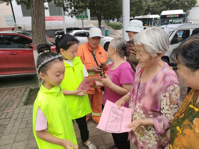 太原万柏林区王化街道九二社区开展移风易俗宣传活动