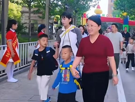 太原晋源区四小：萌娃开启新学期“奇趣冒险”