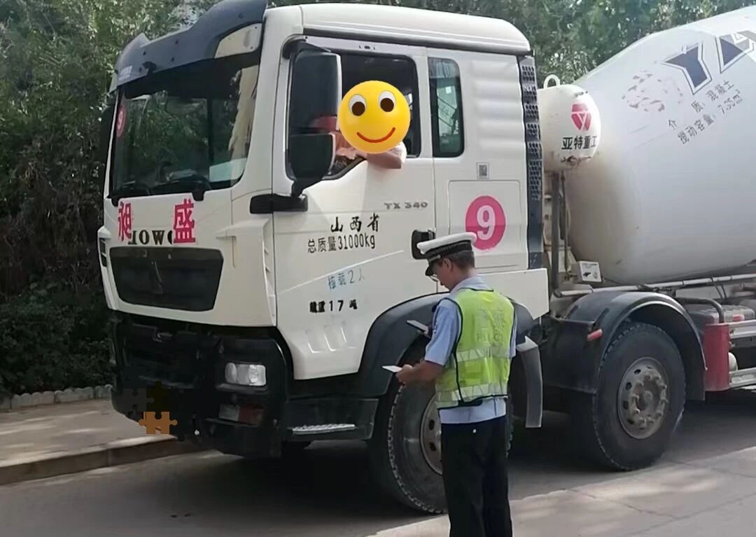 临汾浮山县公安局深入推进道路交通秩序“严查严管严控”百日攻坚专项整治行动