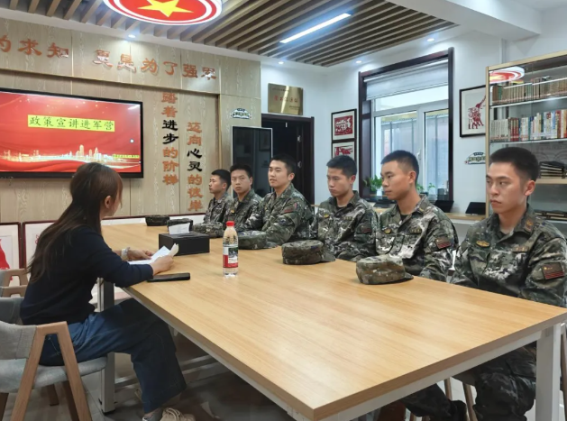 政策法规进军营   退伍季里不迷茫——吕梁柳林县退役军人事务局在武警柳林中队开展