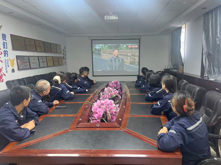 “致敬胜利·铸牢使命”——太原市政集团沥青拌和厂党支部开展观看九三阅兵直播活动