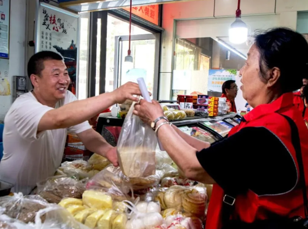 太原迎泽区并州路二社区：银龄共享家，志愿好“食”光