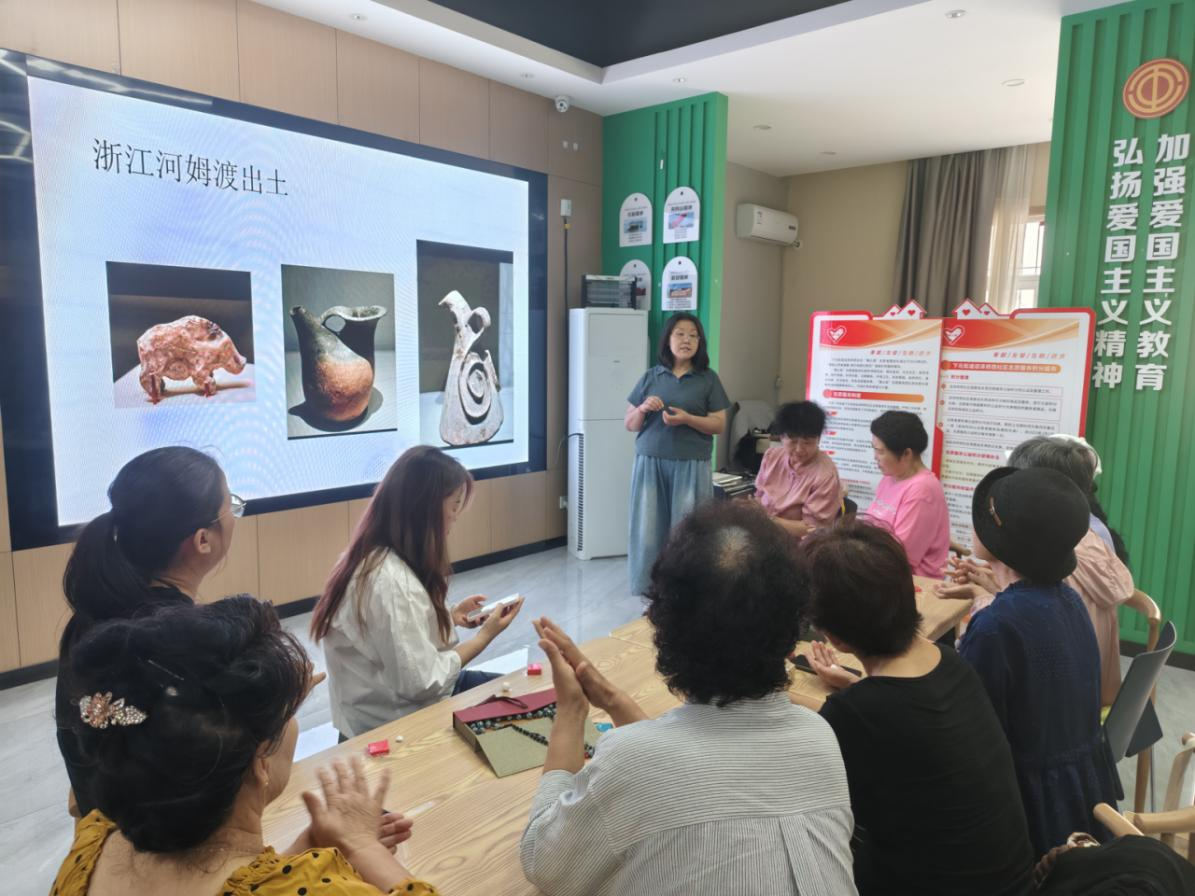 太原市万柏林区下元街道开展“巧手捏泥塑，指尖传文化”泥塑非遗体验活动