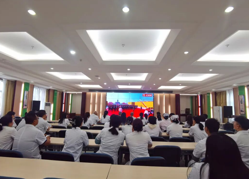 铭记伟大胜利，共观家国盛事——临汾蒲县医疗集团组织集中观看抗战胜利 80 周年阅