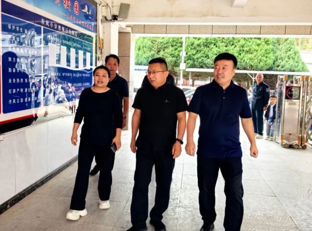 吕梁石楼县委常委、政府副县长呼文军开展秋季开学专项调研