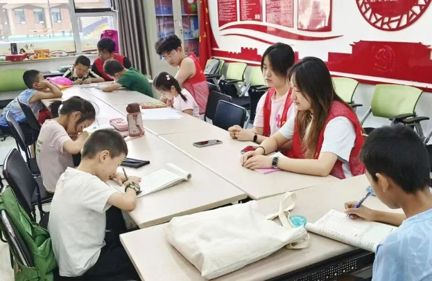 太原迎泽区桥东街道双塔寺街一社区：十一年深耕志愿服务，架起成长连心桥