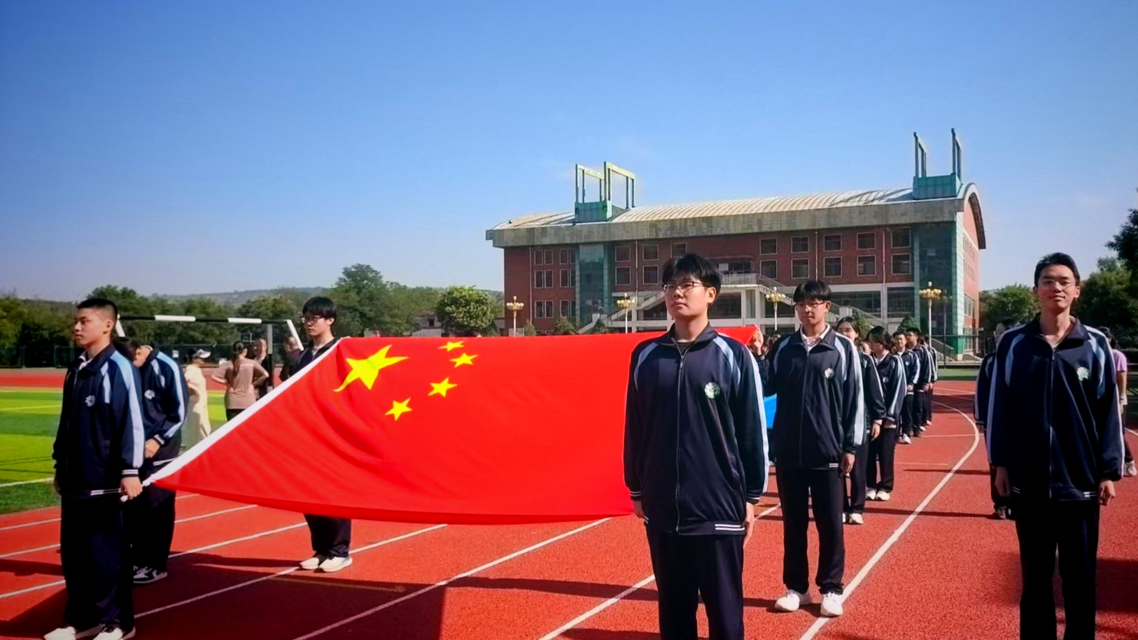 师泽如光虽微致远  师恩似海倾我至诚——致高三峥嵘岁月里的点灯人