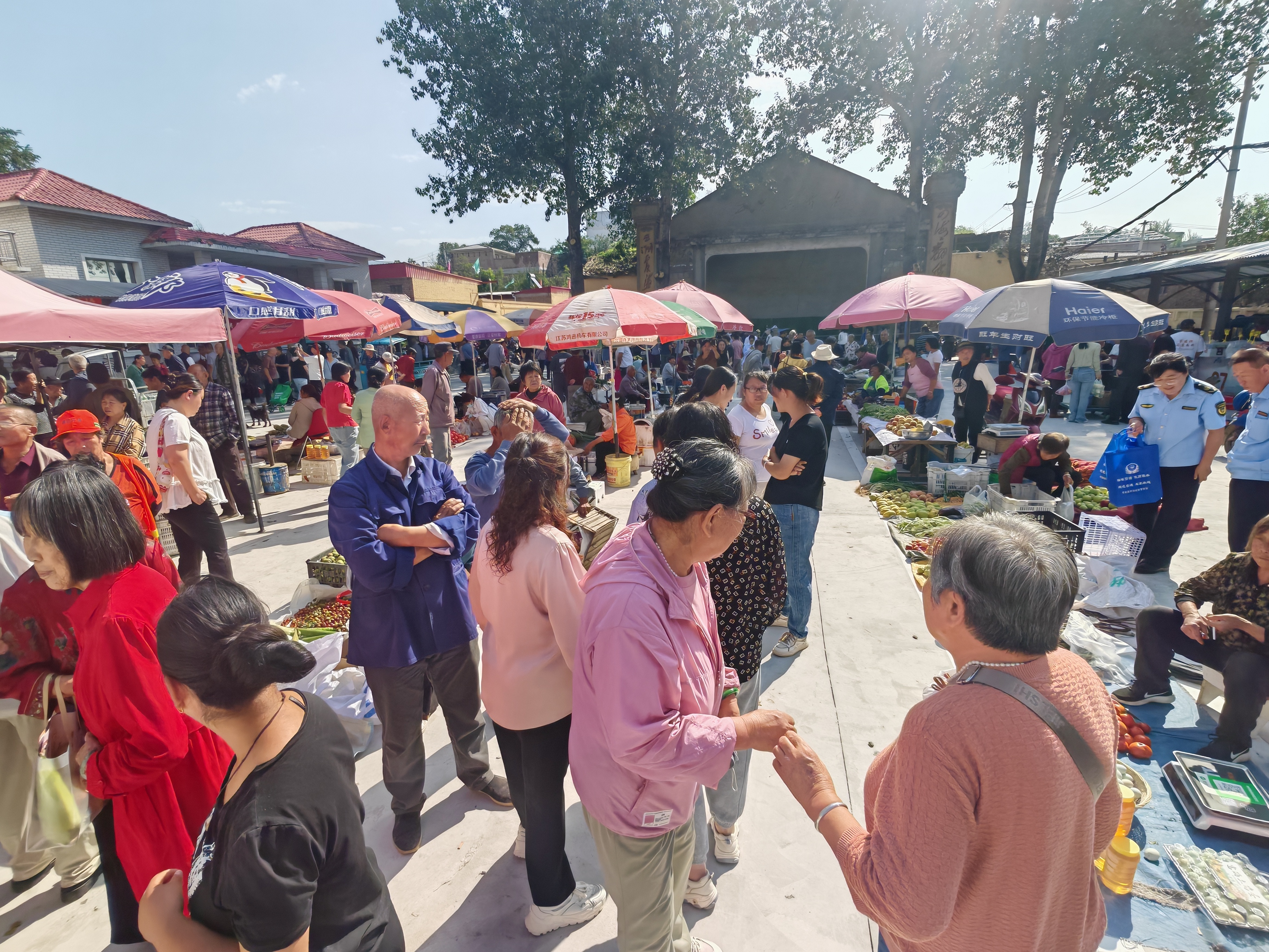 太原阳曲：党建引领惠民生  泥屯大集焕新颜